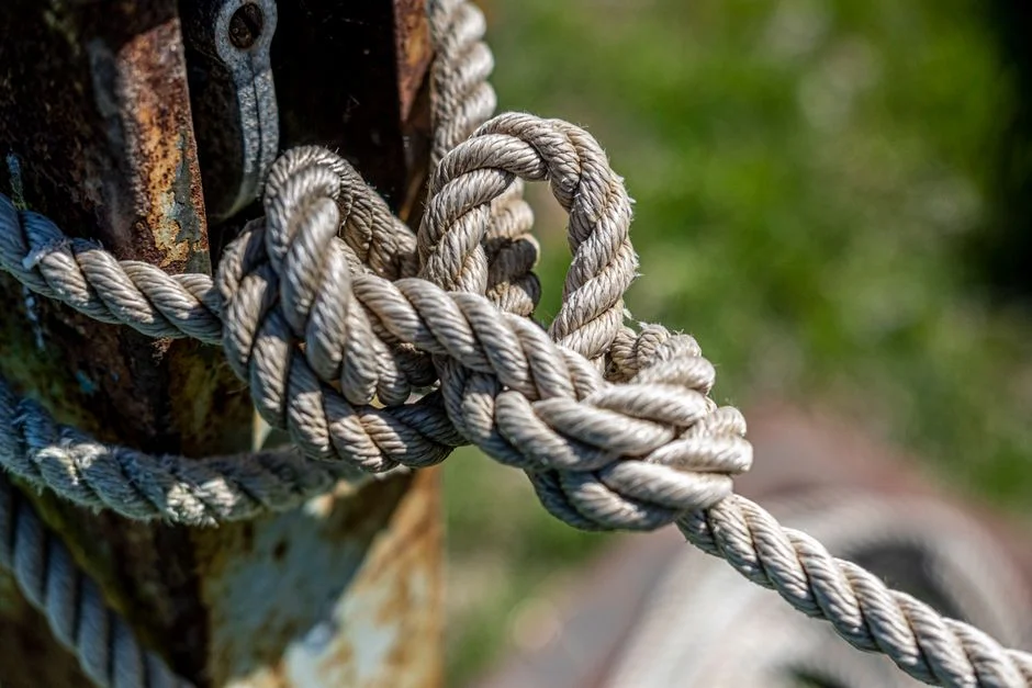 Paracord Knots for Knife Lanyards: Tested & Reviewed